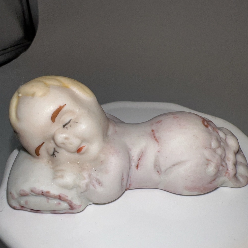 Sleeping Baby Figurine Pink Porcelain Pillow‎ Tiawan Enesco Sleeper Vintage 3"